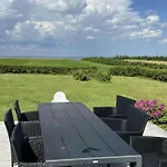 Summer House With Wilderness Bath And Water Views Σπίτι διακοπών *