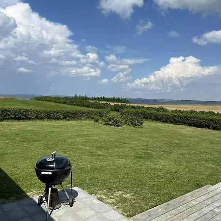 Summer House With Wilderness Bath And Water Views Vinderup