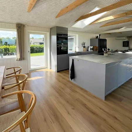 Summer House With Wilderness Bath And Water Views * Vinderup