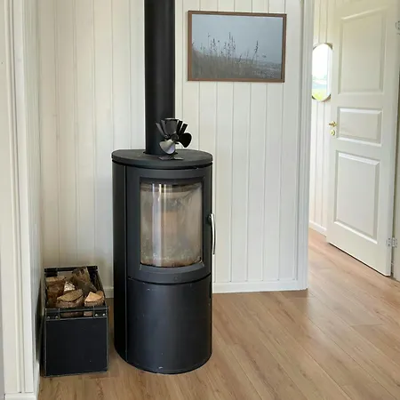 Summer House With Wilderness Bath And Water Views Hébergement de vacances