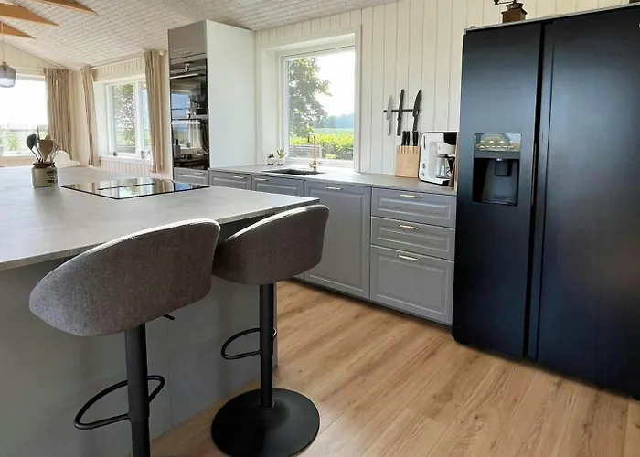 Summer House With Wilderness Bath And Water Views